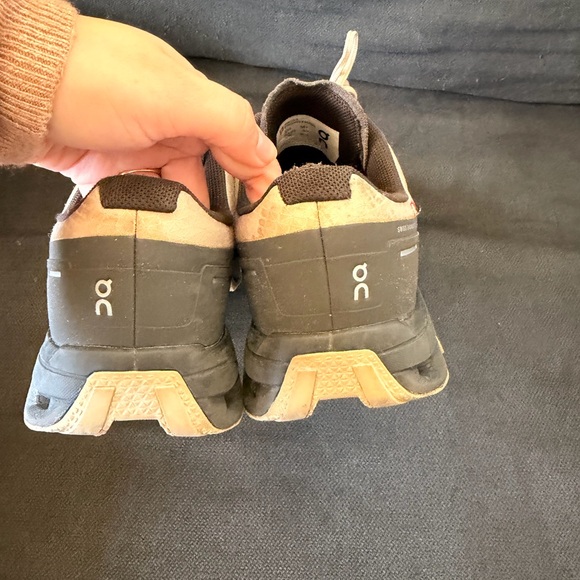 On Running Men's Tan and Black Athletic Shoes - Picture 6 of 8